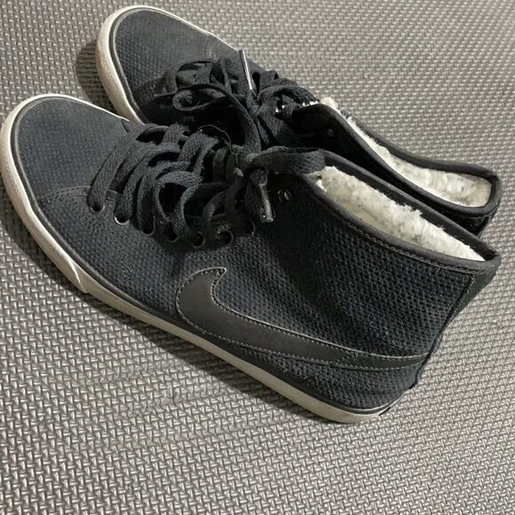 Nike sneakers   - Picture 3 of 5